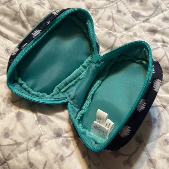 Three Thirty One items - Picture 4 of 8